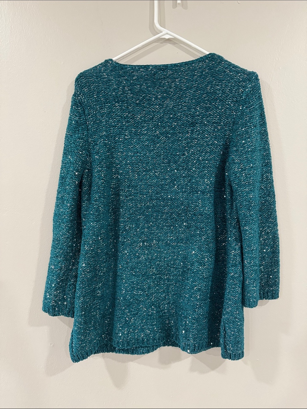 Chico’s NEW Teal V-Neck Textured Knit sequin metallic pullover Sweater - Picture 4 of 7
